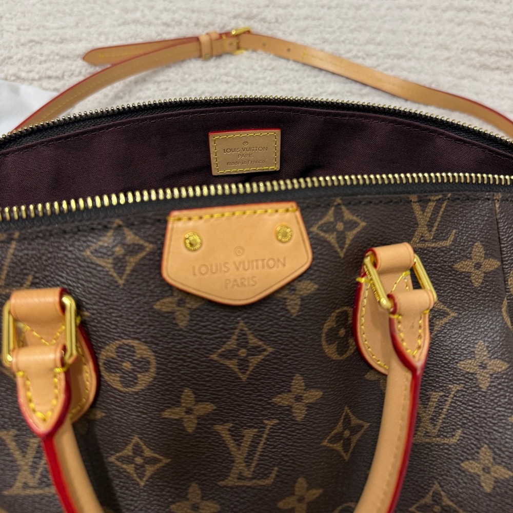 Purse - Picture 2 of 2